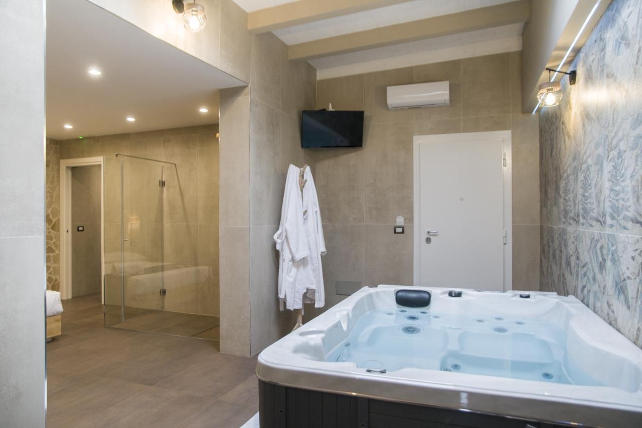 Suite 18 Luxury Apartments Bari Ngoại thất bức ảnh